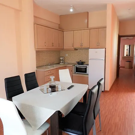 Christos アパート リメナリア