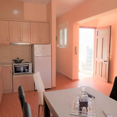 Christos Apartment *